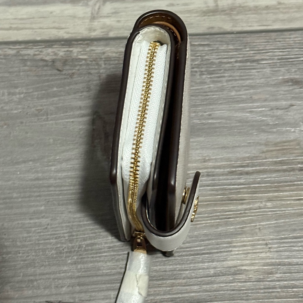 Coach Ivory Leather Wallet with Gold Accents NWOT - Picture 5 of 8